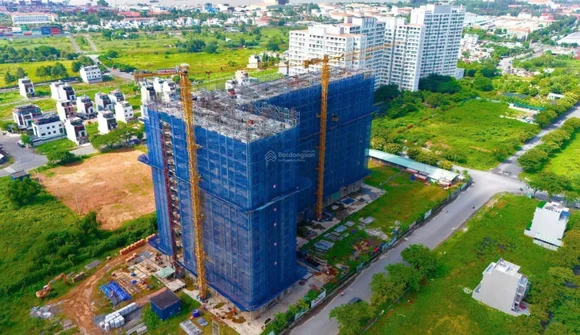 Doanh thu bất động sản TP.HCM vượt mốc 300.000 tỷ đồng giữa lúc giá nhà liên tục lập đỉnh