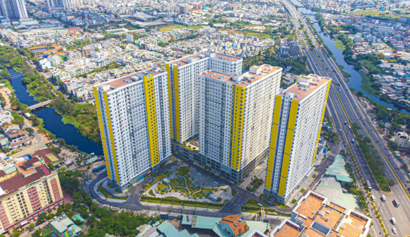 Thị trường chung cư TP.HCM và vùng ven tháng 10/2025: Giao dịch tăng mạnh dù căn hộ cao cấp tràn ngập