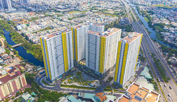 Thị trường chung cư TP.HCM và vùng ven tháng 10/2025: Giao dịch tăng mạnh dù căn hộ cao cấp tràn ngập