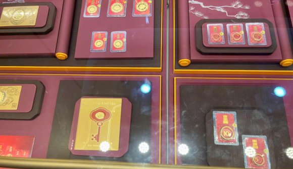 Giá vàng hôm nay 11/12: Vàng miếng và vàng nhẫn trong nước tăng mạnh, thế giới giảm