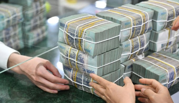 Tiền gửi của dân cư lập kỷ lục mới, cán mốc 7,83 triệu tỷ đồng