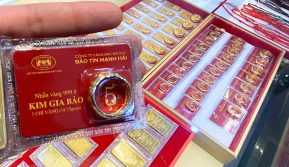 Giá vàng hôm nay 23/12 tăng mạnh, SJC và vàng nhẫn đồng loạt lập đỉnh mới