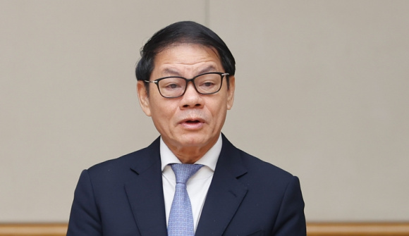 Tỷ phú Trần Bá Dương hứa với Thủ tướng sẽ sản xuất tại chỗ để giảm giá tàu đường sắt tốc độ cao