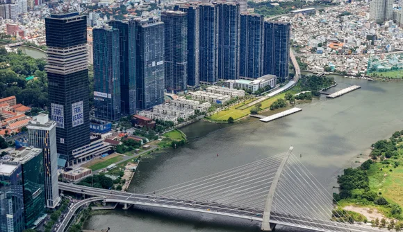 Giá tăng cao, dòng tiền của nhà đầu tư sẽ rời Hà Nội vào TP.HCM năm 2025?