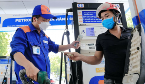 Giá xăng có thể giảm mạnh tại kỳ điều hành chiều 6/3