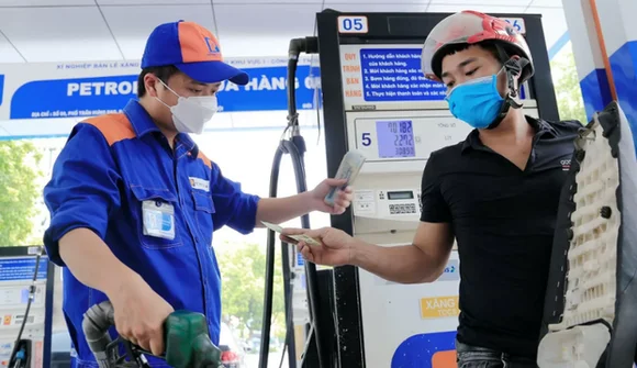 Giá xăng có thể giảm mạnh tại kỳ điều hành chiều 6/3