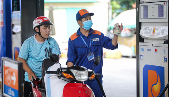 Giá xăng dầu lao dốc, có loại giảm hơn 700 đồng/lít