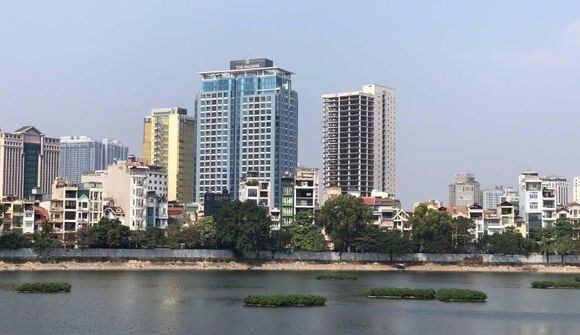 Doanh nghiệp “đua nhau” xây chung cư cao cấp đẩy giá bán thu lời, chuyên gia cảnh báo cẩn trọng kẻo… “ôm bom”