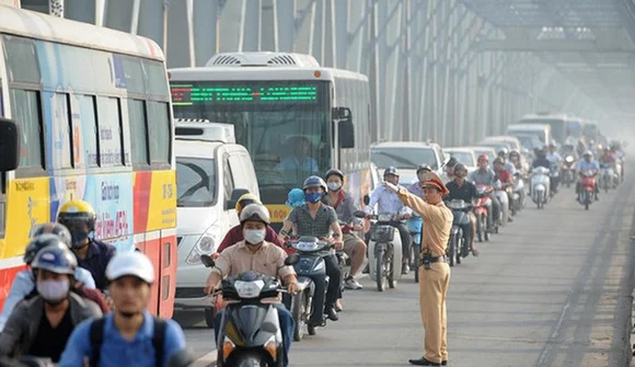 Hà Nội công bố đường dây nóng phản ánh trật tự, an toàn giao thông dịp lễ 30/4 và 1/5