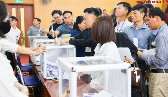Đất huyện ngoại thành Hà Nội được trả tới gần 120 triệu đồng/m2 khi đem đấu giá
