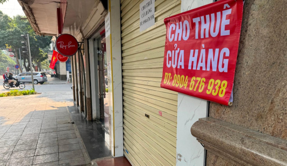 Chủ nhà liên tục tung ưu đãi, loạt mặt bằng bán lẻ vị trí “vàng” ở TP.HCM vẫn “thất thế” trước các trung tâm thương mại