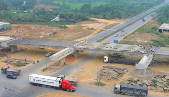Phấn đấu ngày 19/8 thông tuyến kỹ thuật cao tốc Hòa Liên - Túy Loan