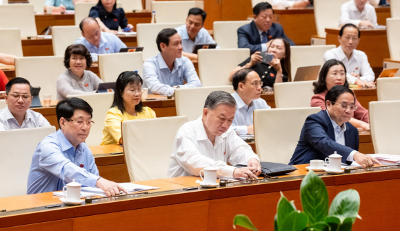 Quốc hội thông qua Nghị quyết sửa đổi, bổ sung một số điều của Hiến pháp