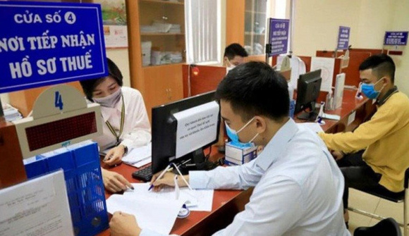 Lệ phí trước bạ nhà, đất là giá tại hợp đồng mua bán nếu cao hơn giá nhà nước ban hành
