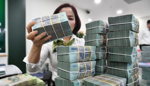 Tiền gửi doanh nghiệp tăng mạnh ba tháng liền, lập kỷ lục mới