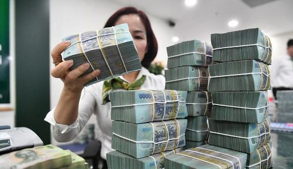 Tiền gửi doanh nghiệp tăng mạnh ba tháng liền, lập kỷ lục mới