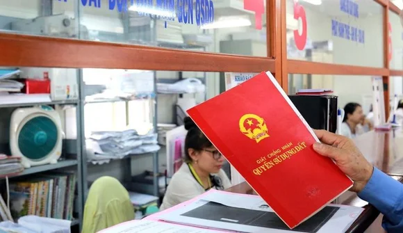 Cá nhân, hộ gia đình được ghi nợ tiền cấp “sổ đỏ” lần đầu đến khi chuyển nhượng đất