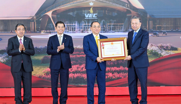 Xác lập kỷ lục chưa từng có ở công trình triển lãm Top 10 thế giới vừa khánh thành, Vingroup được tặng Huân chương Lao động hạng Nhất