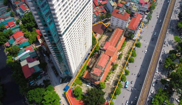 Nhìn gần khách sạn cao 5 tầng hoang hóa trên “đất vàng” Thủ đô sắp bị phá dỡ để xây cao ốc 2.400 tỷ đồng