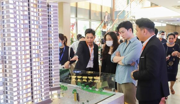 Doanh nghiệp bất động sản “đua nhau” quay lại hoạt động khi giá nhà liên tục tăng cao