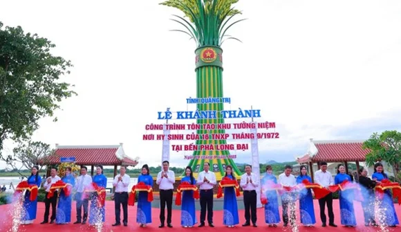 Khánh thành Khu tưởng niệm thanh niên xung phong hy sinh tại bến phà Long Đại