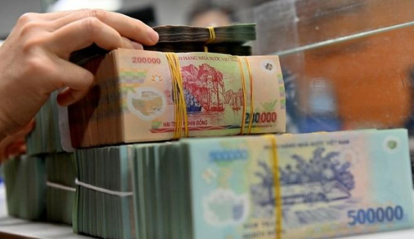 Từ 1/11, giao dịch chuyển tiền từ 500 triệu đồng và 1.000 USD trở lên phải báo cáo