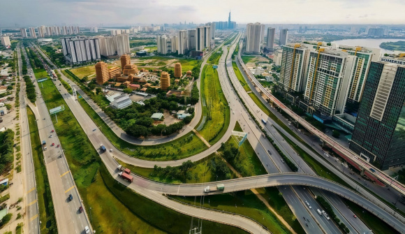 Tăng trưởng hai chữ số và phép thử hiệu quả đầu tư công