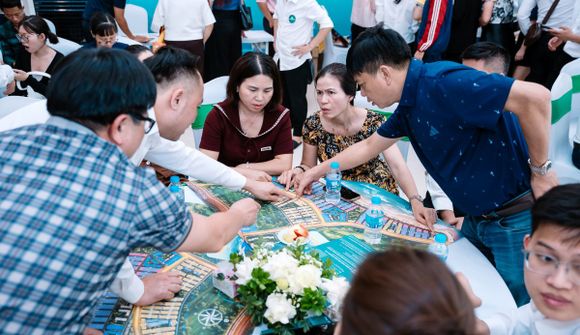 Cư dân tiên phong của Vinhomes Global Gate Hạ Long hưởng đặc quyền vé tàu 5 triệu/tháng: Rẻ hơn tiền xăng, không lo ùn tắc