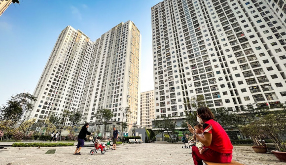 Giá nhà cao gấp 20 lần thu nhập, người trẻ trước ngã ba an cư: Mua nhà, ra vùng ven hay chọn thuê dài hạn?