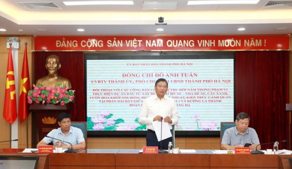 Phó Chủ tịch UBND Thành phố Đỗ Anh Tuấn đối thoại về giải phóng mặt bằng dự án bãi đỗ xe tại Vành đai 1