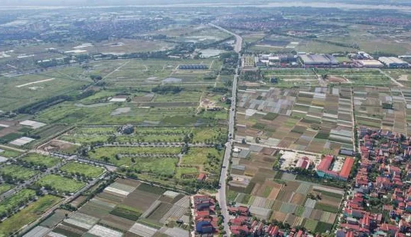Chủ tịch Hà Nội yêu cầu trước 30/9 phải hoàn thành giao đất dịch vụ cho người dân