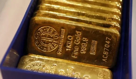 Giá vàng giữ ở mức cao, dự báo tăng khoảng 6% trong 12 tháng tới