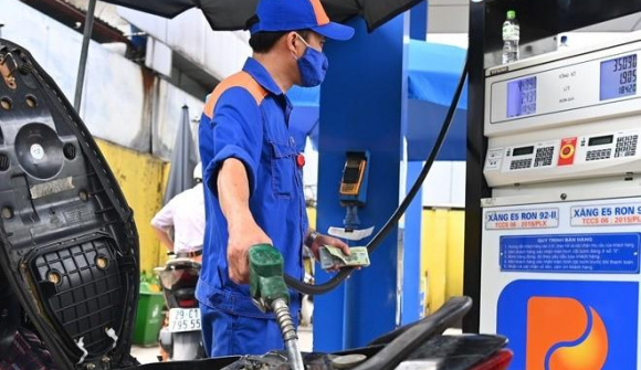 Giá xăng trong nước giảm lần thứ 2 liên tiếp