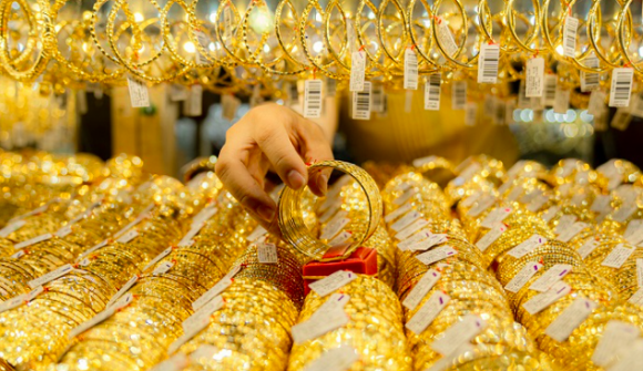 Giá vàng giữ mức cao, nhà đầu tư vẫn kỳ vọng tiếp tục tăng