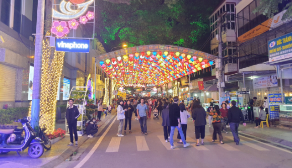 Xây dựng tỉnh Lạng Sơn thành trung tâm dịch vụ cấp vùng