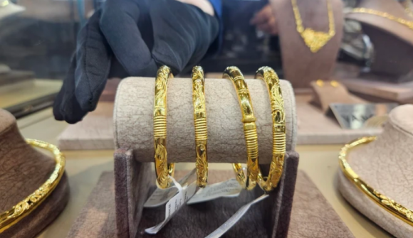 Giá vàng thế giới đột ngột tăng mạnh