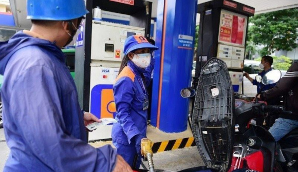 Giá xăng có thể tiếp tục tăng vào ngày mai (28/3)