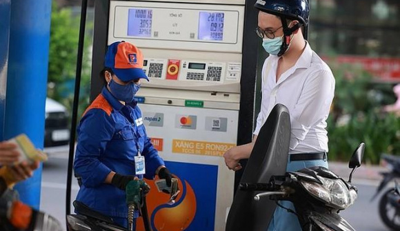 Giá xăng dầu đồng loạt giảm mạnh trong chiều nay (9/5)