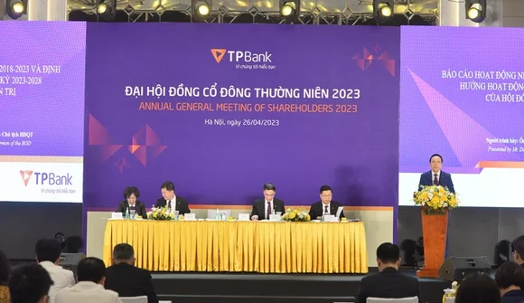 Bị chất vấn chéo về trái phiếu DOJI ở Đại hội cổ đông TPBank, ông Đỗ Minh Phú nói gì?