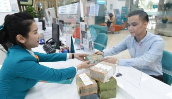 Nhiều ngân hàng bắt đầu giảm lãi suất tiền gửi