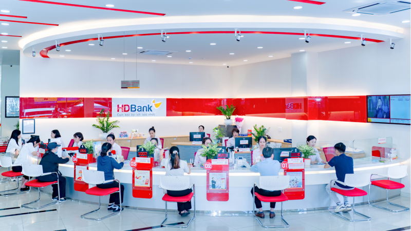 Ngược dòng thị trường, HDBank bất ngờ “phanh gấp” tín dụng bất động sản