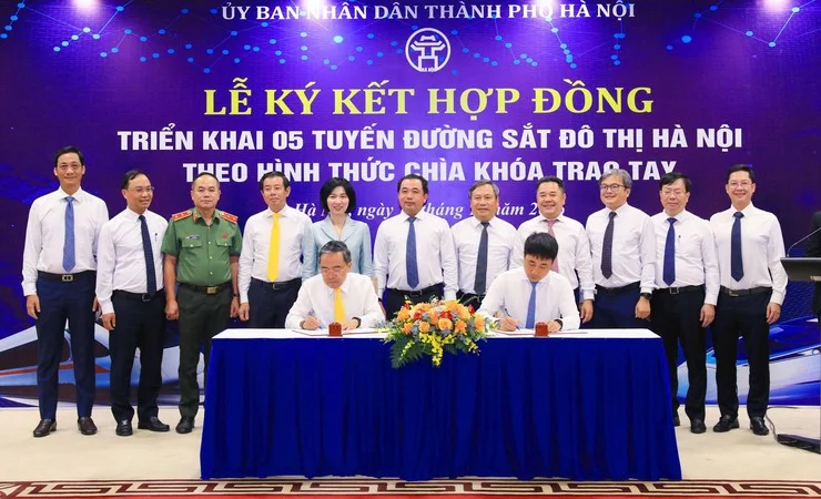 Hà Nội ký kết hợp đồng thực hiện 5 tuyến đường sắt đô thị theo hình thức chìa khóa trao tay