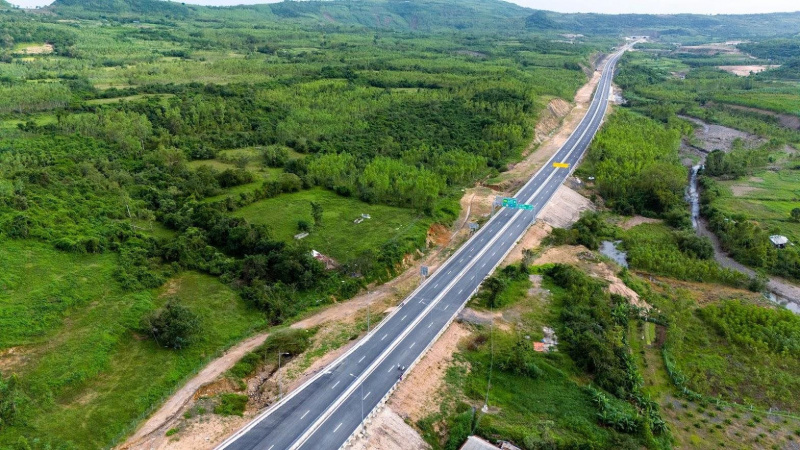 Tập trung đưa cao tốc từ Quảng Ngãi tới Gia Lai vào khai thác trước 10/3