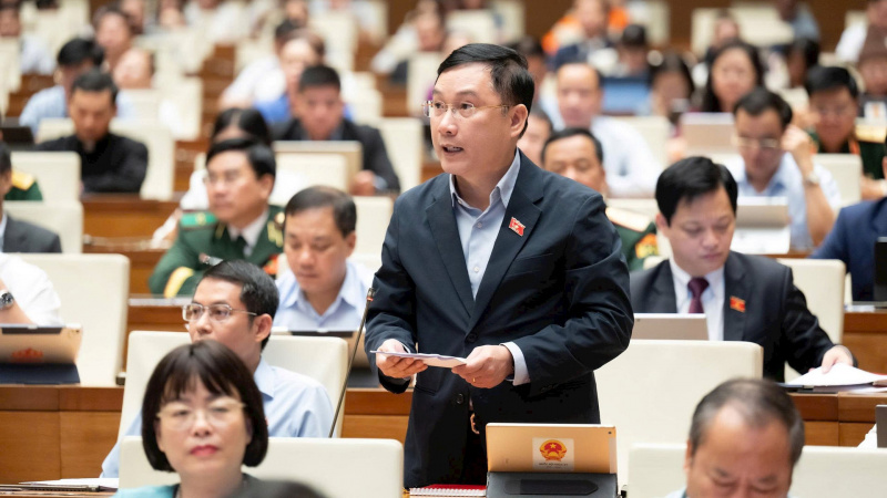 Kiểm soát tín dụng chảy vào bất động sản, áp thuế với nhà đất không sử dụng