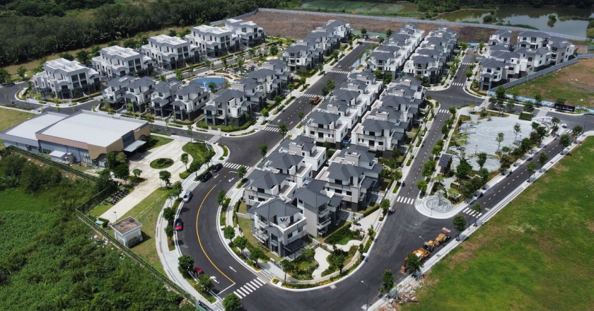 Chủ đầu tư “đua nhau” đẩy hàng tồn giá cao, giao dịch nhà phố - biệt thự vẫn chưa thoát đáy dù tăng mạnh