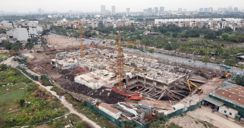 Hơn 75% chung cư mới mở bán ở Hà Nội là hàng cao cấp và hạng sang, giá vẫn tăng bất chấp sức mua sụt giảm