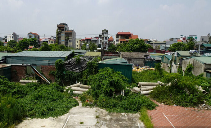 Trước đó, Trung tâm phát triển quỹ đất quận Long Biên đã có văn bản đề nghị UBND phường Long Biên giải tỏa và bàn giao nguyên trạng 4.600m2 trên cho Trung tâm phát triển quỹ đất để thực hiện dự án.