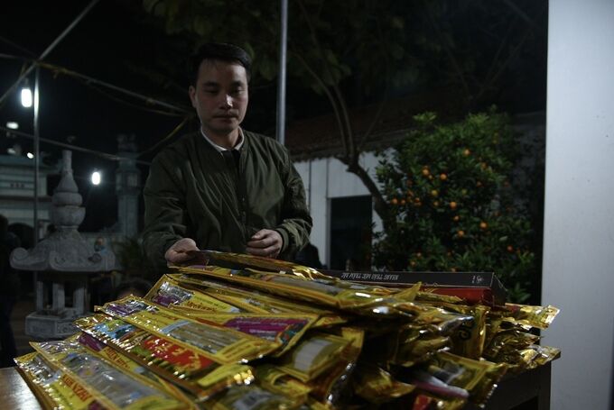 Đây là một nét đẹp văn hóa của người dân làng An Định từ hàng trăm năm nay, mang ý nghĩa cầu chúc một năm mới may mắn, sức khỏe và học hành đỗ đạt cho con cháu.