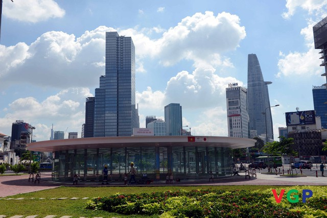 Cận cảnh ga ngầm lớn nhất tuyến metro số 1 - Ảnh 11.