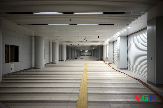 Cận cảnh ga ngầm lớn nhất tuyến metro số 1 - Ảnh 14.